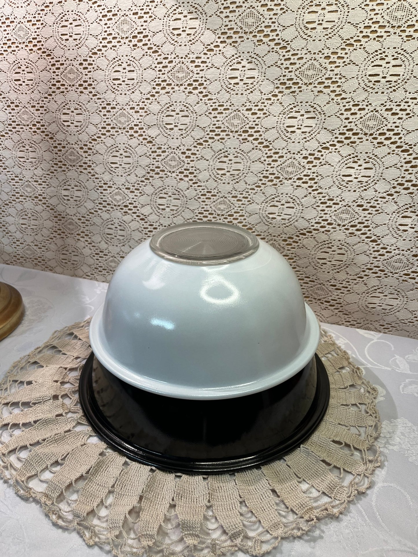 Black and White 3 Piece Pyrex Mixing Bowl Set - Unique Thrifting Chilliwack