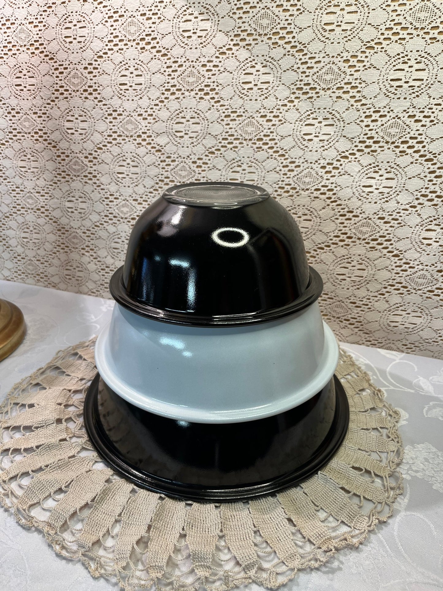 Black and White 3 Piece Pyrex Mixing Bowl Set - Unique Thrifting Chilliwack